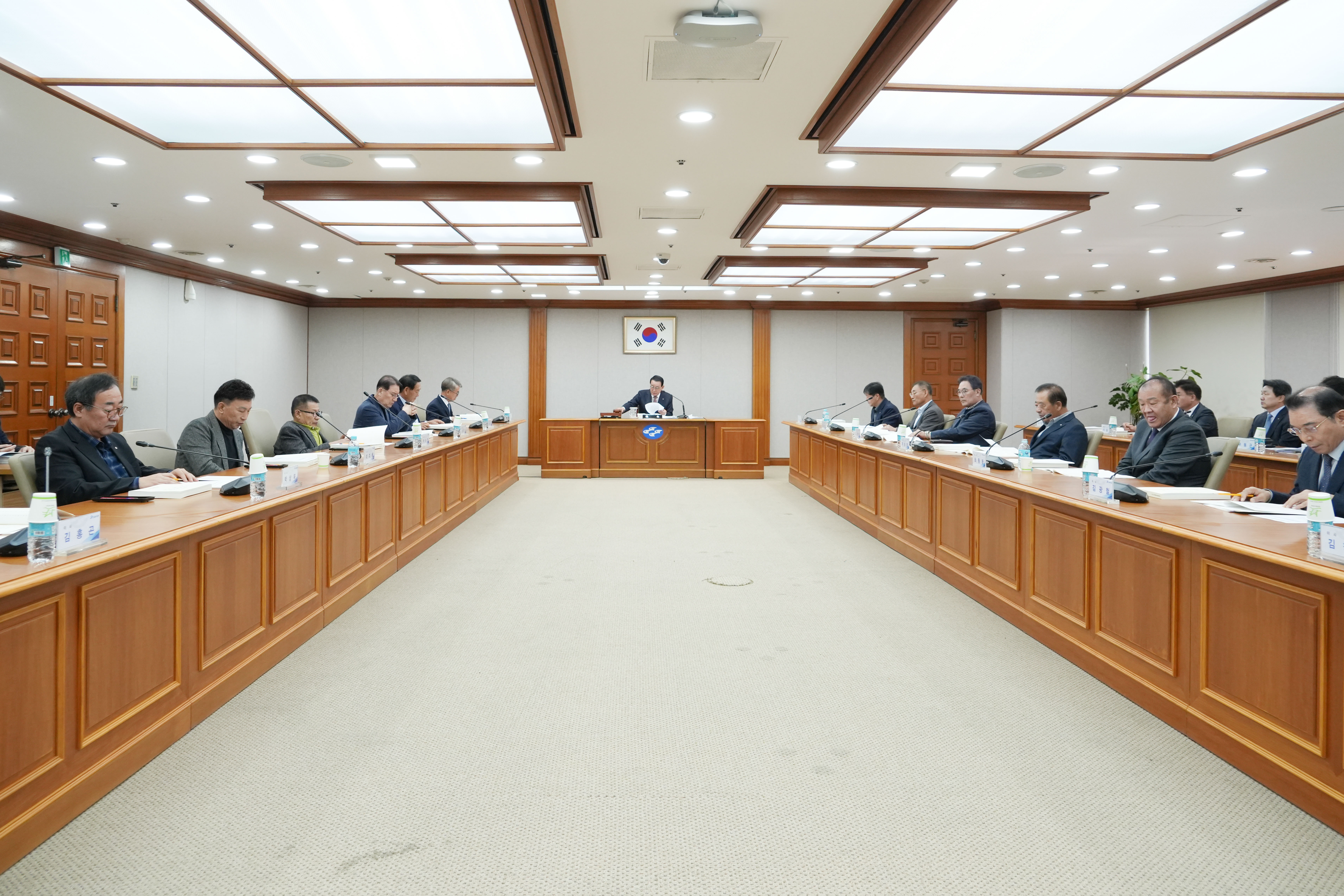 20251113 제7차 이사회 (1).jpg 첨부 이미지